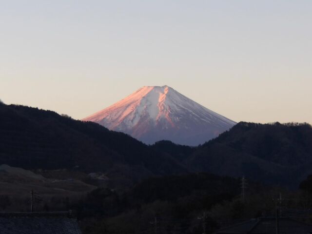 2025年🗻
本年もどうぞよろしくお願いいたします。

#shiraishiglassstudio 
#白石ガラス工房 
#富士山