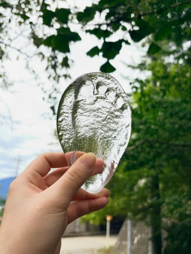 赤ちゃんの足形硝子👣

#白石ガラス工房 
#shiraishiglassstudio 
#赤ちゃん 
#ガラス 
#大月市